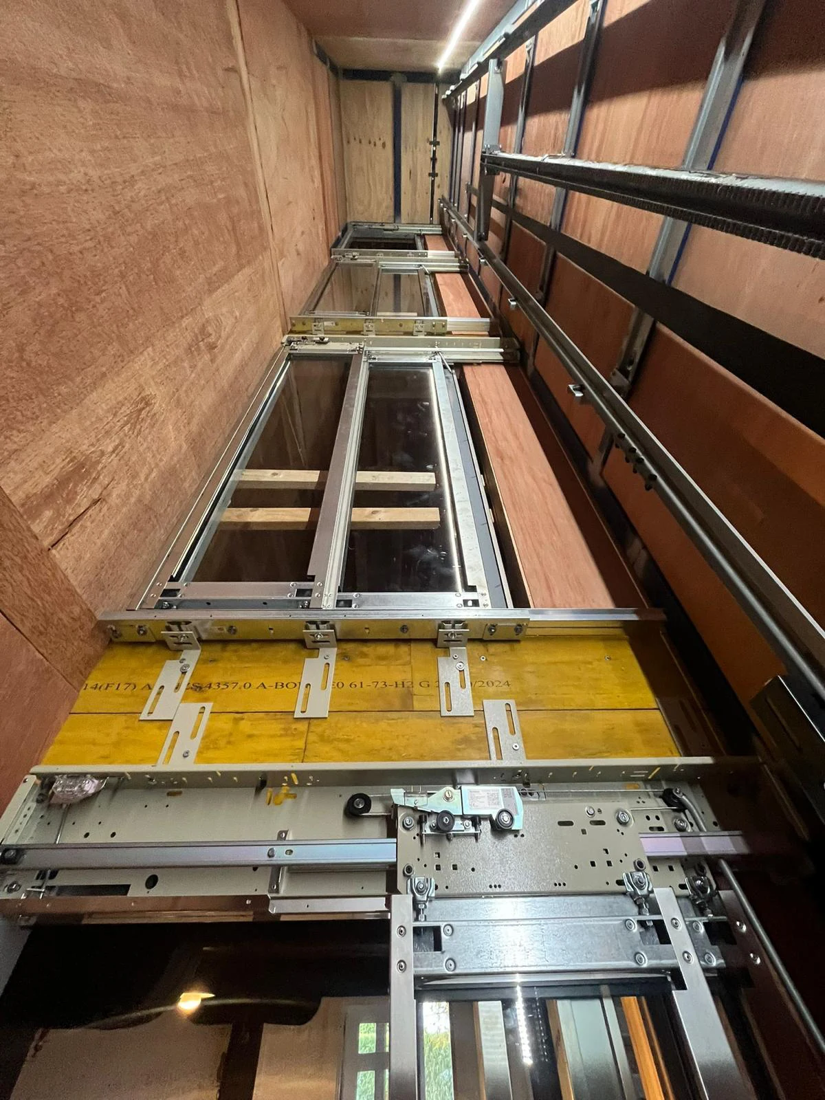 Precision lift alignment detail